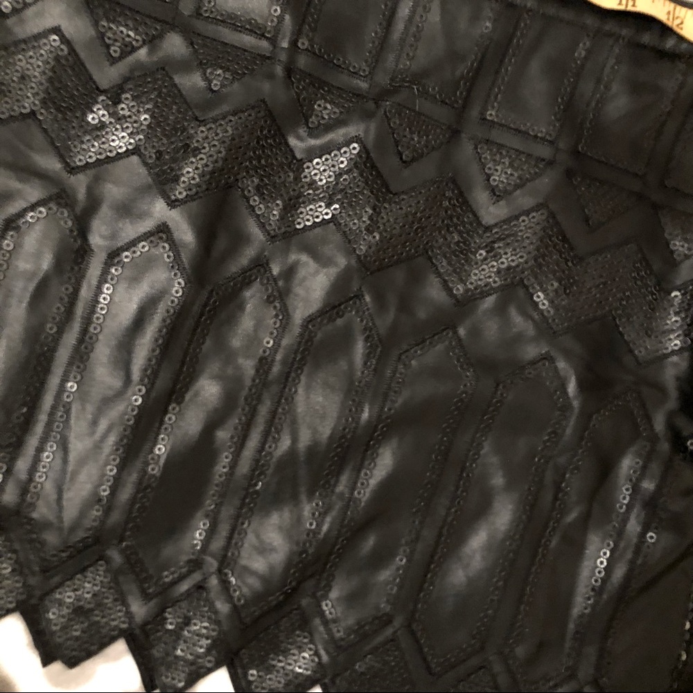 2/$12 Forever21 Scalloped Bottom Faux Leather Skirt - Picture 3 of 4